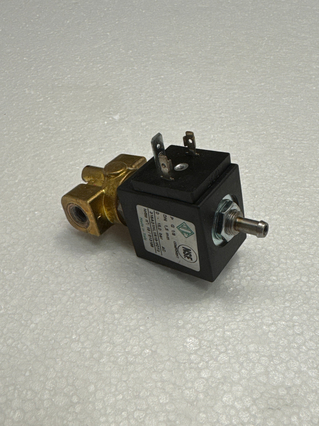 I.3597 GROUP SOLENOID BT 3/2 NC RUBY DN 1.5MM G1/8 230V