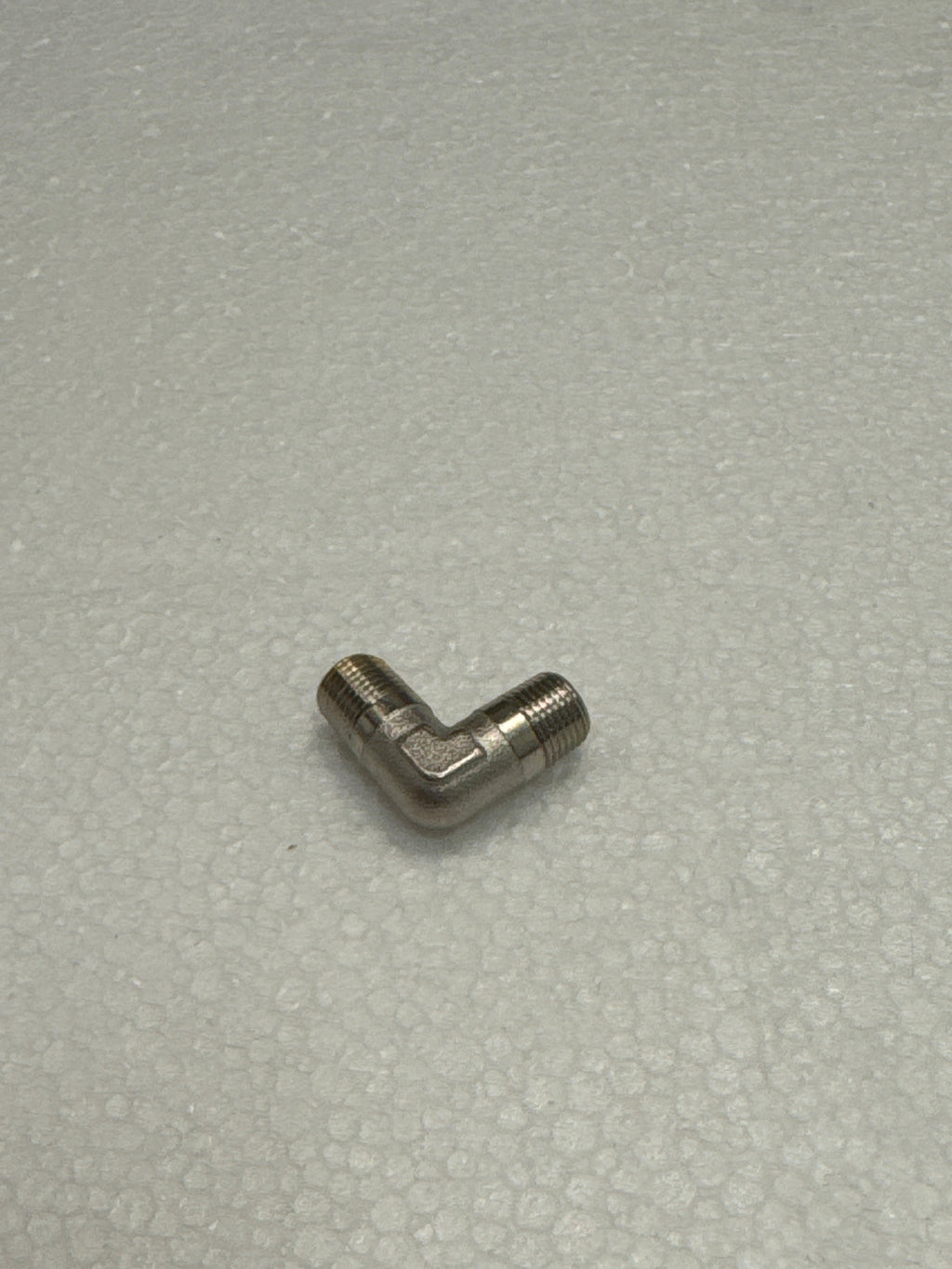 5809830 (07300001) L FITTING 1/8M-M 459