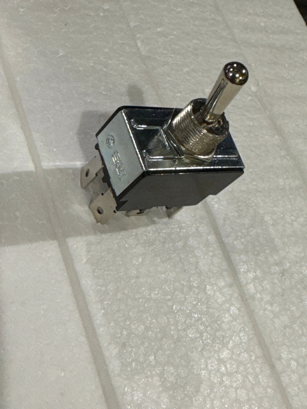 I.158 ON/OFF BIP. SWITCH