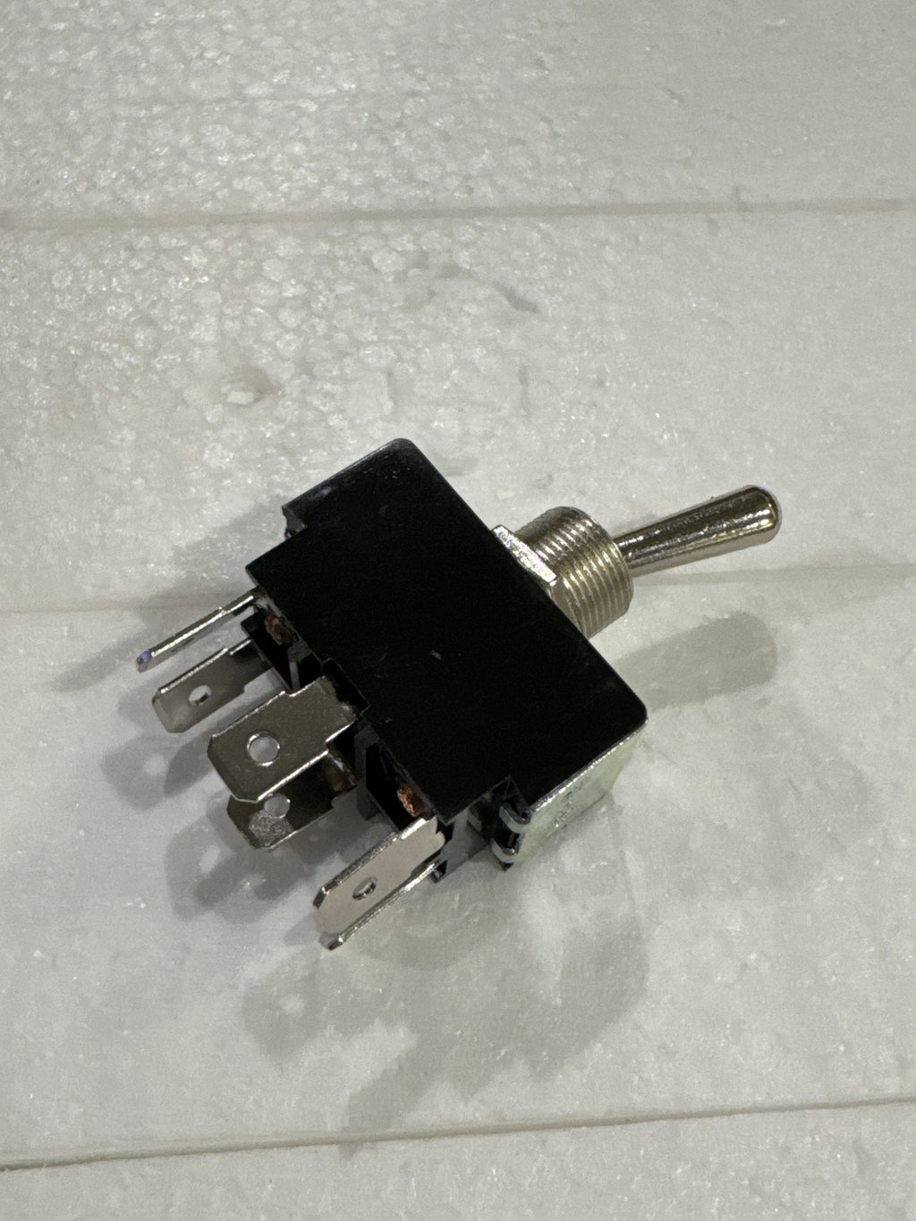I.158 ON/OFF BIP. SWITCH