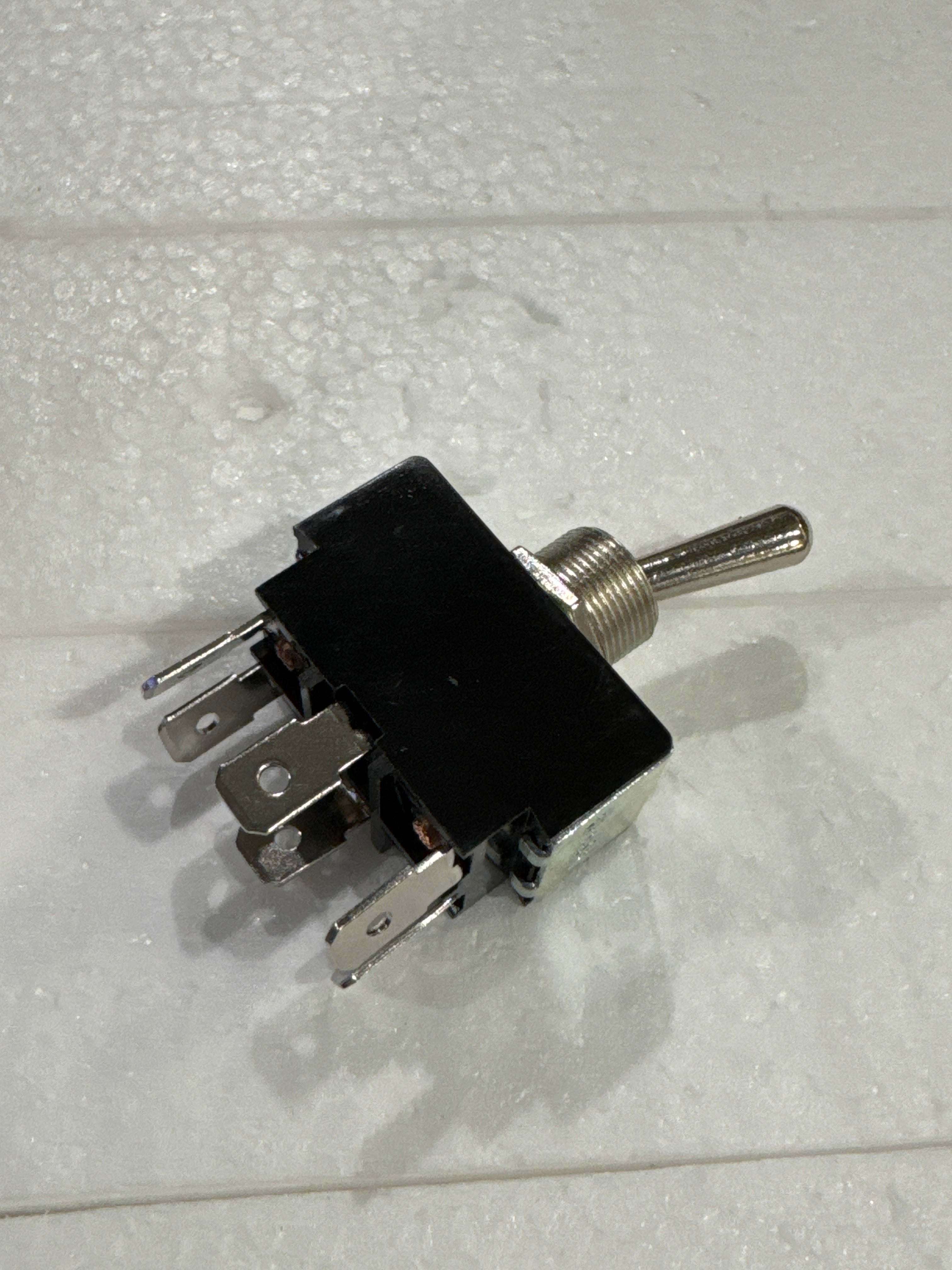 I.158 ON/OFF BIP. SWITCH