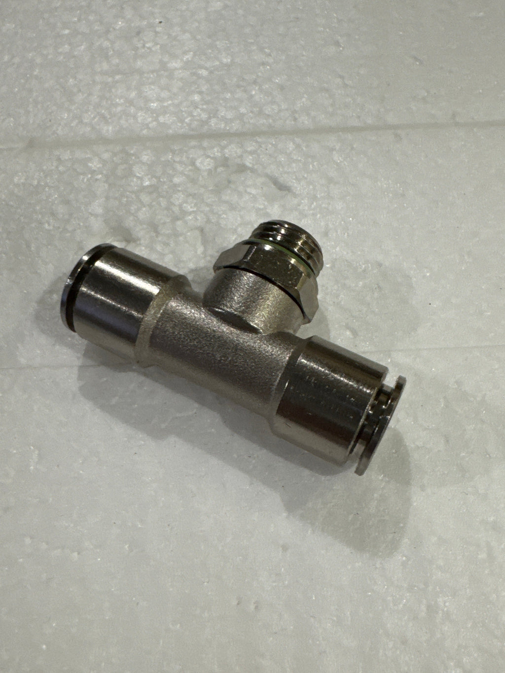 NX-01015 Male Stud Branch Tee 10mm x 1/4" (Festo)